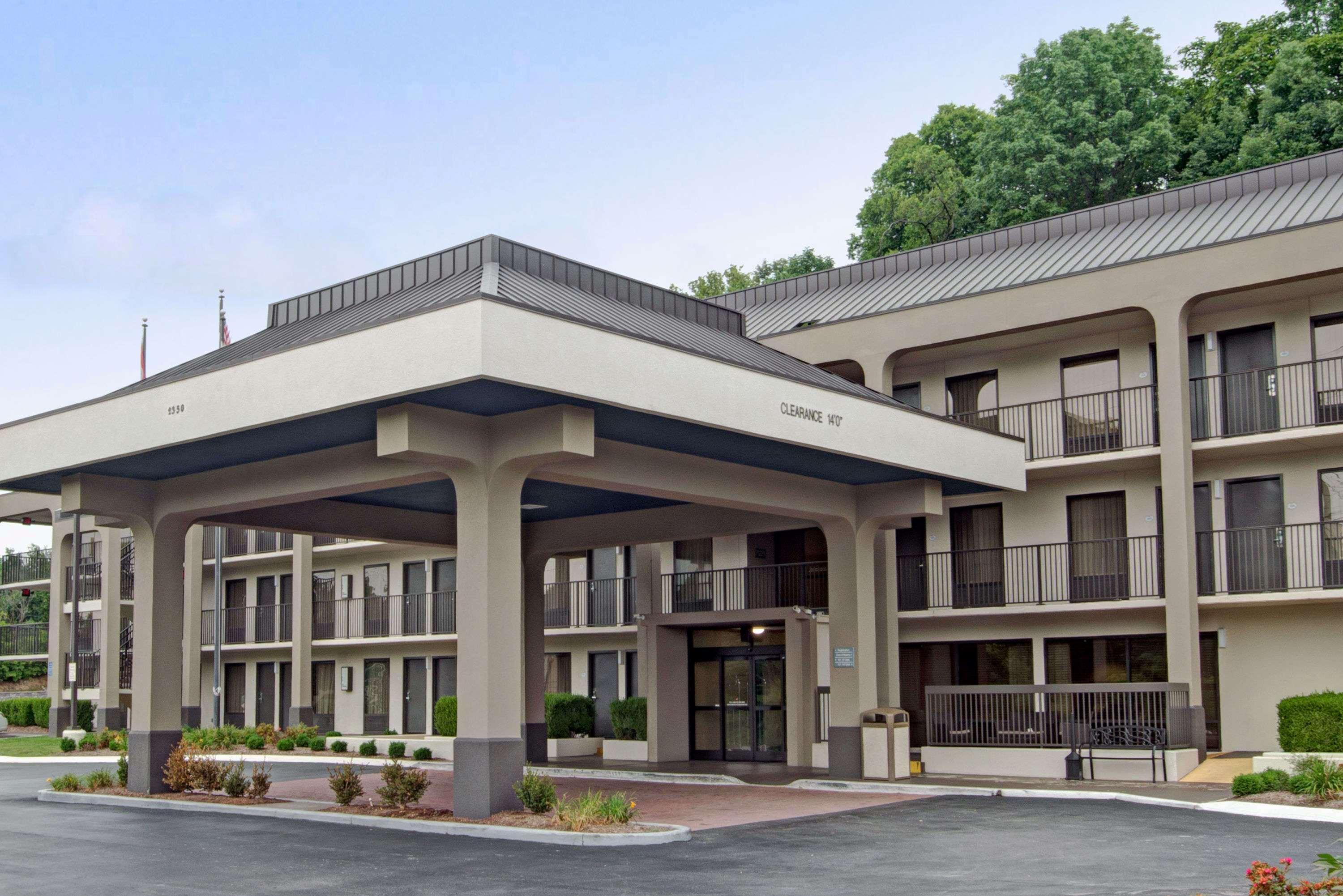 Baymont By Wyndham Nashville Airport Экстерьер фото