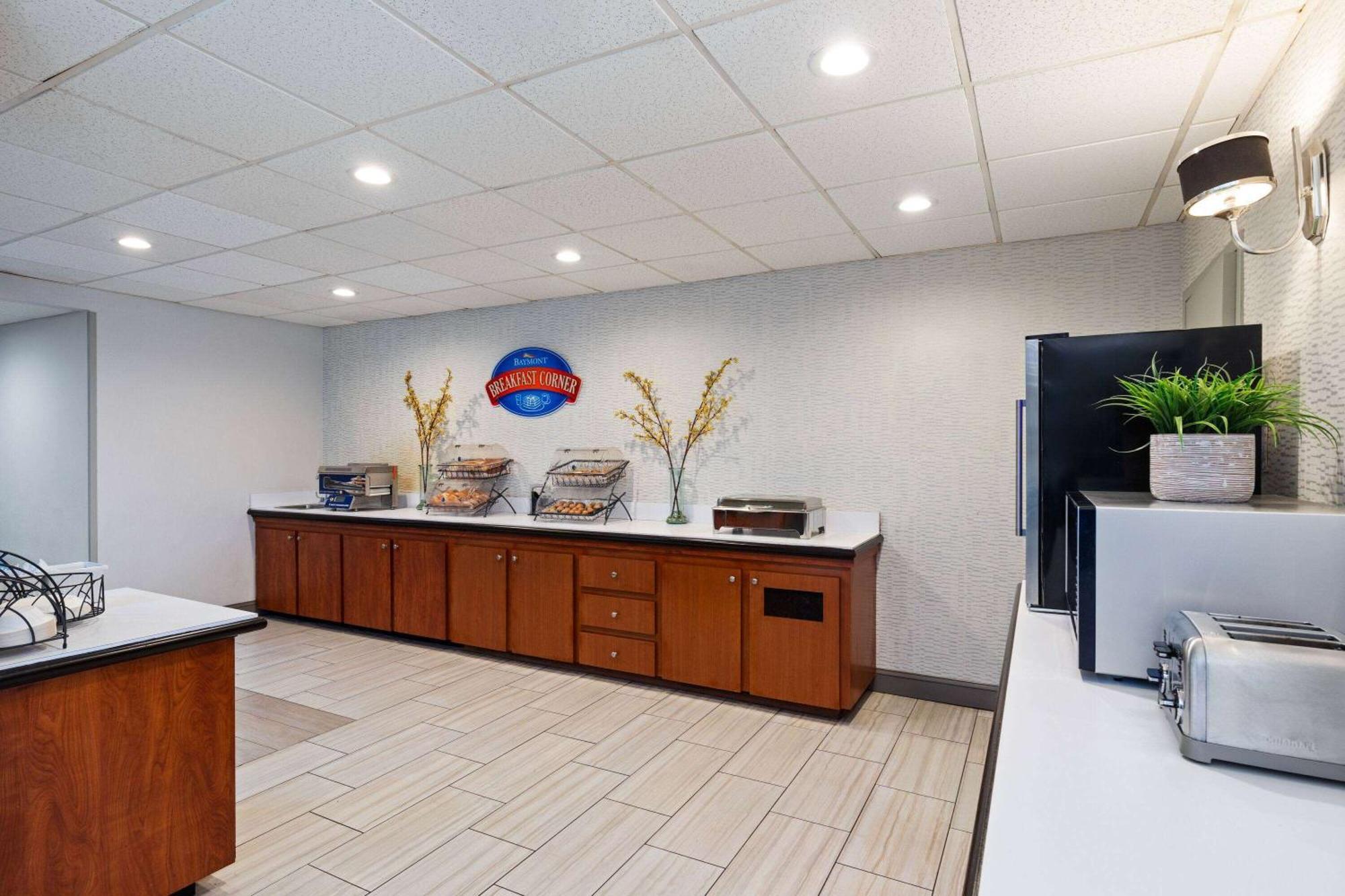 Baymont By Wyndham Nashville Airport Экстерьер фото