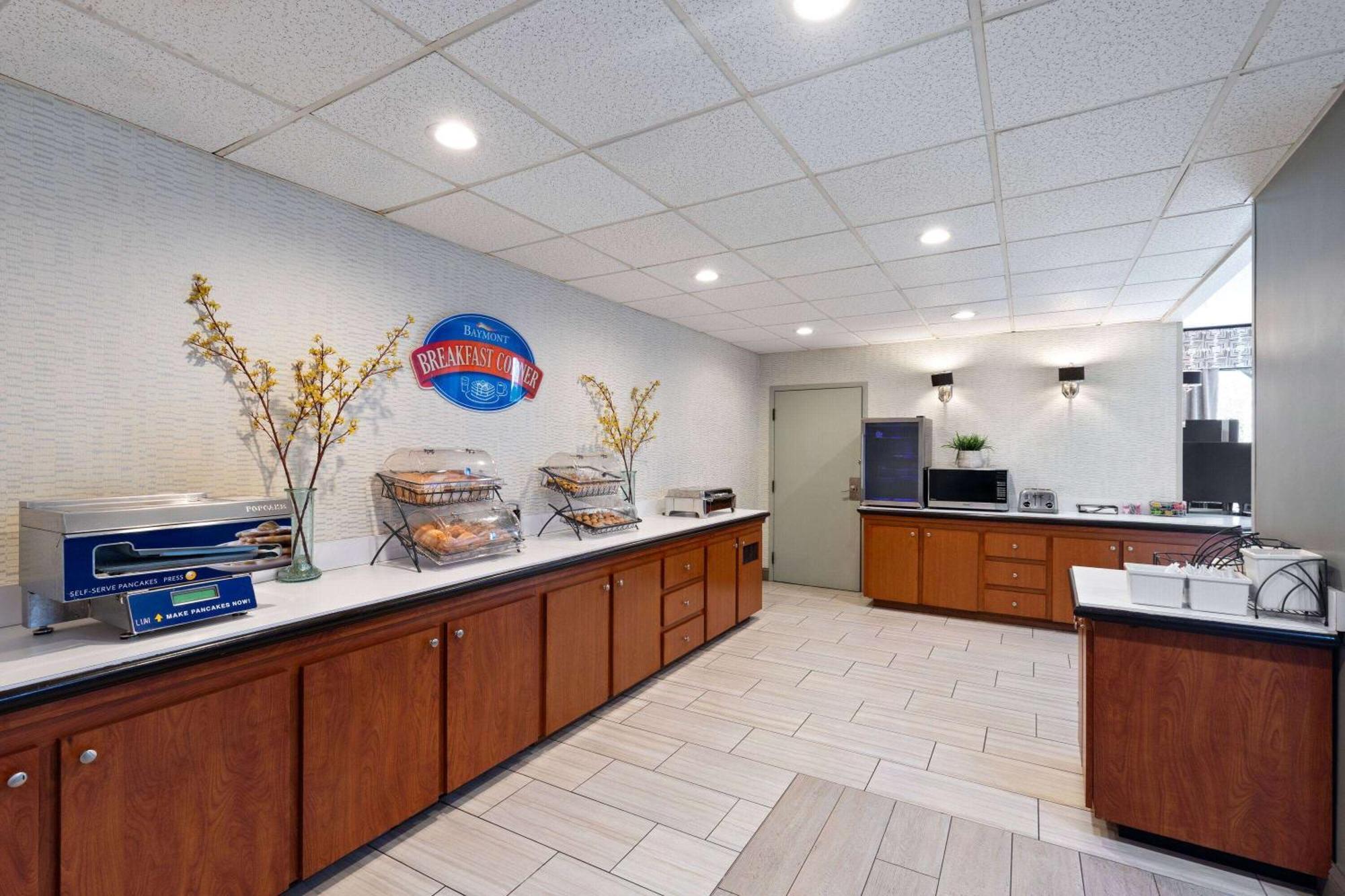 Baymont By Wyndham Nashville Airport Экстерьер фото