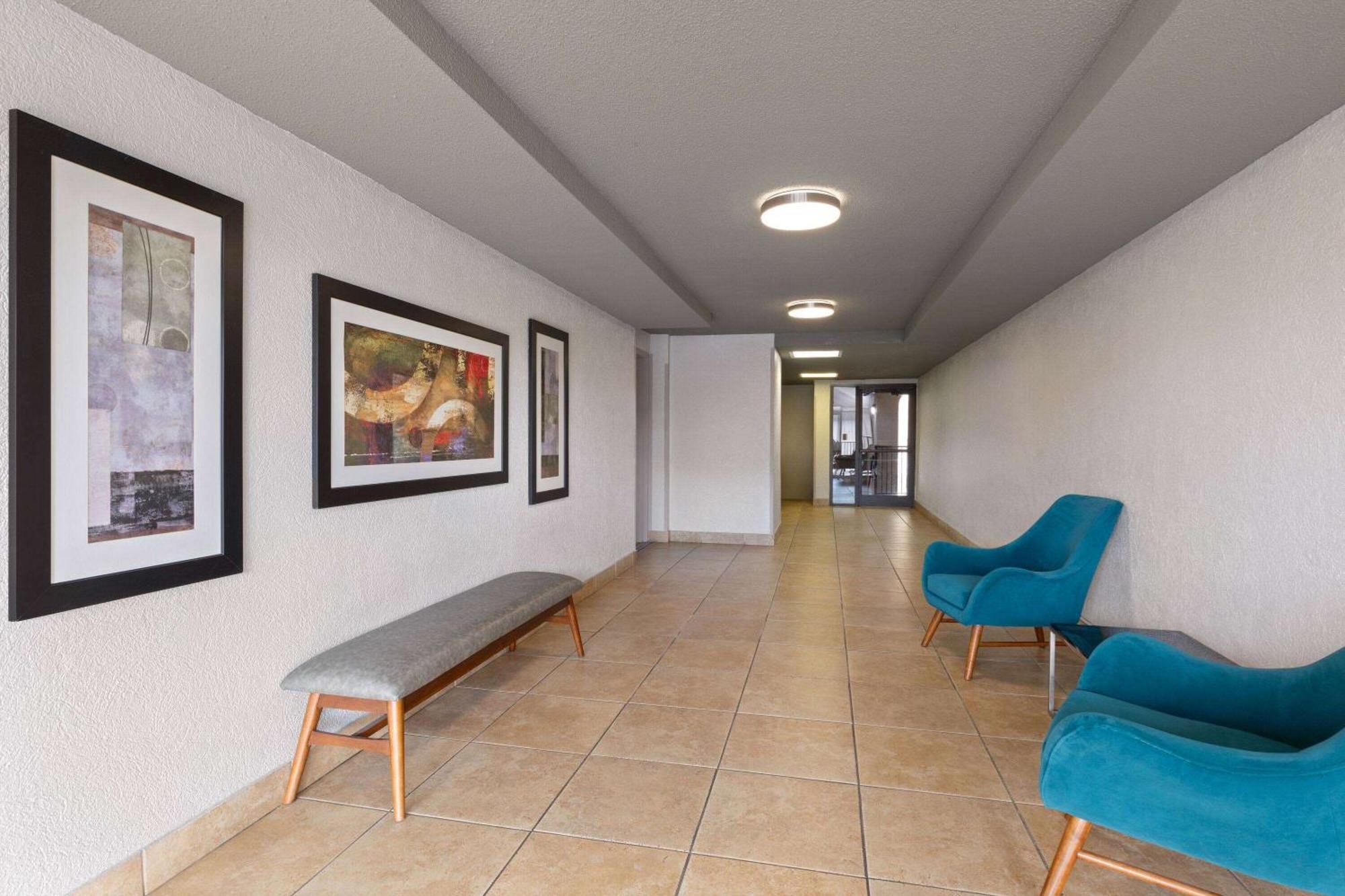 Baymont By Wyndham Nashville Airport Экстерьер фото