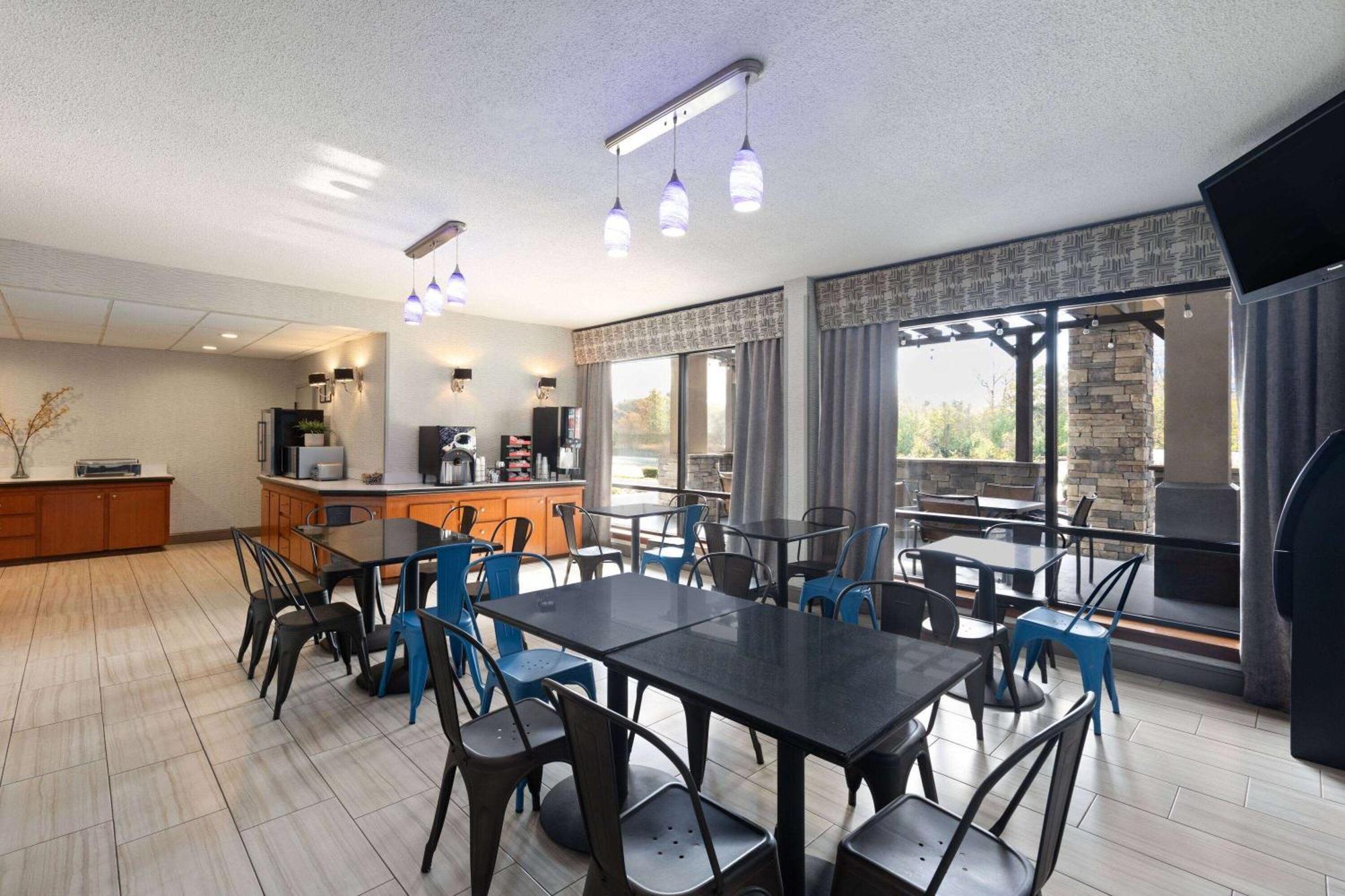 Baymont By Wyndham Nashville Airport Экстерьер фото